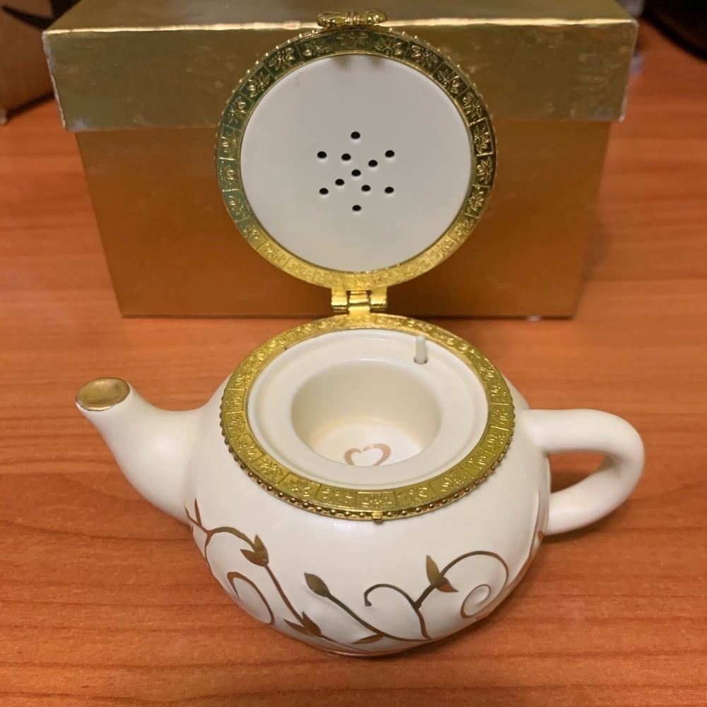 Musical Ceramic Tea Pot Cream & Gold